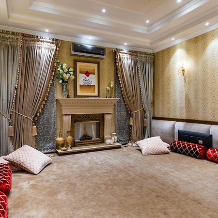 Hotel Luxe Manor Near Delhi Airport New Delhi Exterior photo