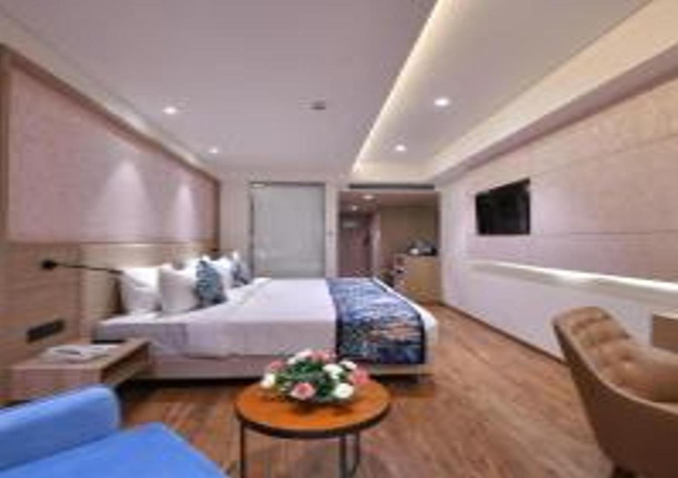 Hotel Luxe Manor Near Delhi Airport New Delhi Exterior photo